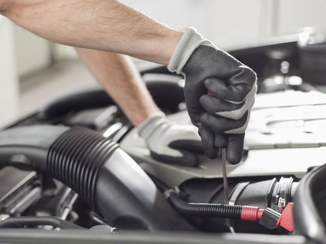 tecnico con tablet diagnosi